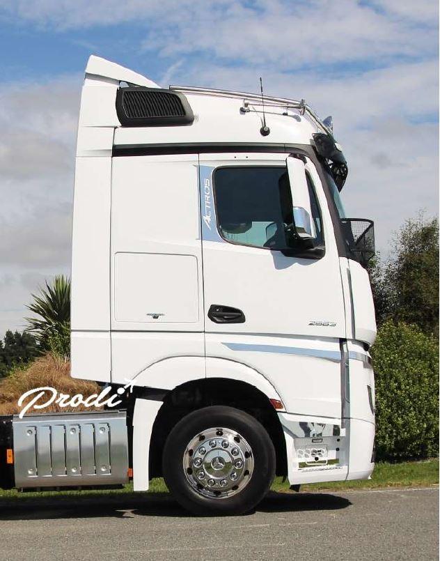 Mercedes Actros, Door Lining Kit (Side Windows)